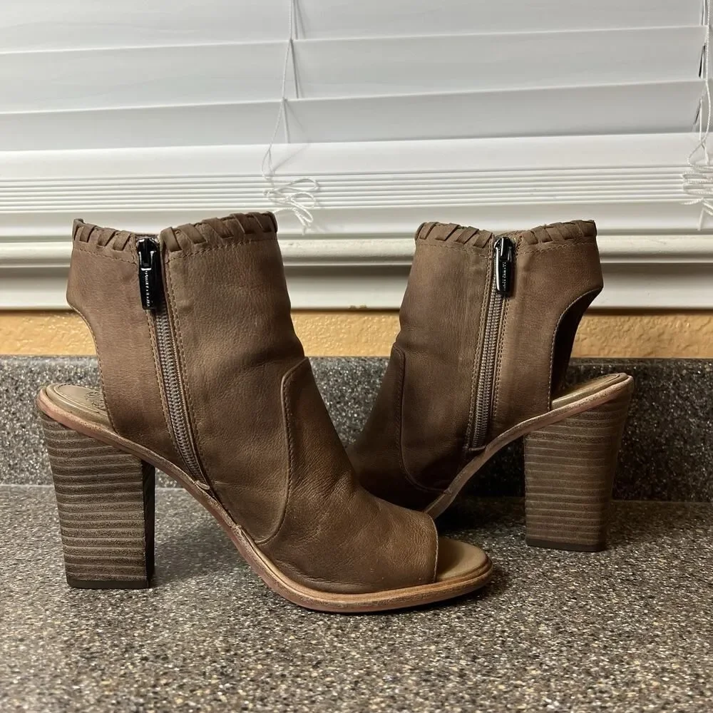 Vince Camuto Womens Size 8 M Brown Leather Peep Toe Ankle Sling Back Block Heels